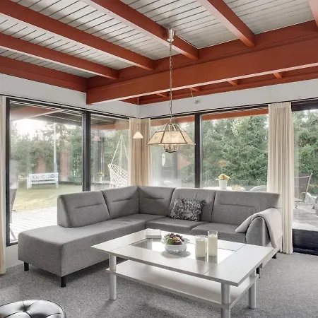 Polina - 800m From The Sea In Ne Jutland By Interhome Casa vacanze Hals