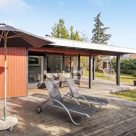 Polina - 800m From The Sea In Ne Jutland By Interhome Casa vacanze Hals